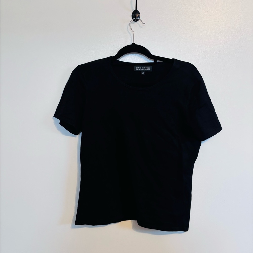 Jones New York black short sleeve top size medium